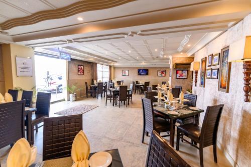 餐廳, Hotel One Mall Road Murree in 穆里