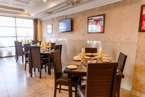 餐廳, Hotel One Mall Road Murree in 穆里