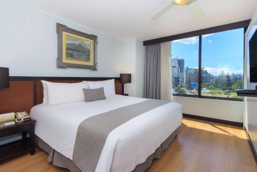 603461859 La Quinta by Wyndham Quito