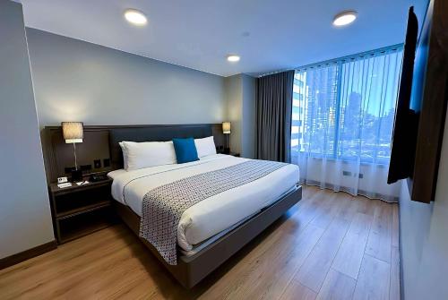 603461867 La Quinta by Wyndham Quito