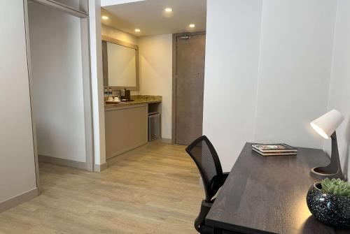 603461898 La Quinta by Wyndham Quito