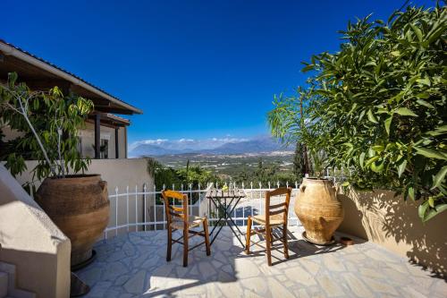 Serenity View - traditional village apartment in Moires