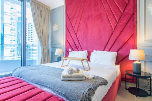 Stella Maris Dubai Marina- Luxurious 1-BR - image 4