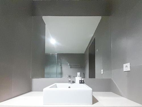 Spacious and Elegant 1BR at Patraland Amarta Apartment By Travelio Spacious and Elegant 1BR at Patraland Amarta Apartment By Travelio