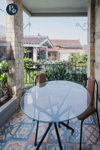 Bali Puspa Guest House near NuArt Sculpture Park