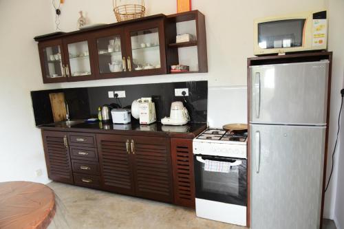 Κουζίνα, Tranquil Villa in Hikkaduwa