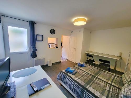 SULLY Studio 24 m2 Paris Nord Room Type - One-Bedroom Apartment