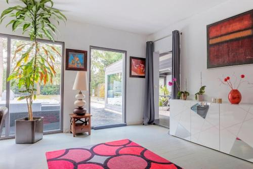 Villa, swimming pool, 5 bedrooms, Versailles in Vaucresson