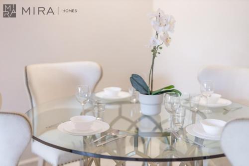 Mira Holiday Homes - Spacious 2 bedroom with patio in Palm Jumeirah, Dubái (foto 2)
