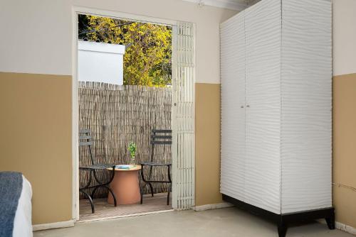Neighbourgood Hill - image 7