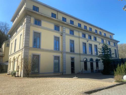 Castel de Pont-a-Lesse - image 2