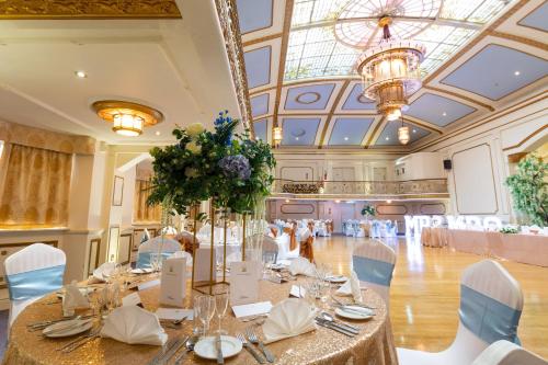 Prince Of Wales Hotel - image 5