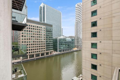 Londwell Canary Wharf River Thames Balcony Penthouse - image 8