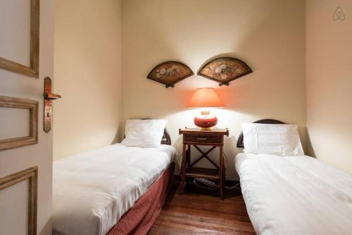 L'AUTHENTIQUE spacieux, charme rustique et rétro proche Croisette et plages