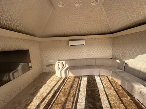 Best View Rooftop Apartment in Al Mursalat