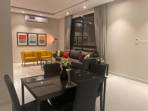 Best View Rooftop Apartment in Al Mursalat