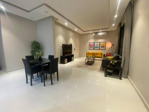 Best View Rooftop Apartment in Al Mursalat