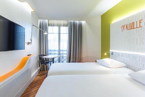 ไอบิส สไตล์ โดวีล ซองทร์ (Ibis Styles Deauville Centre) in โดวีล