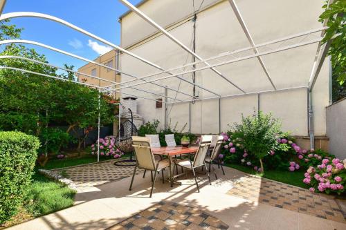 Apartment Marijo - 300m to beach - image 11