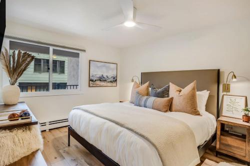 Modern 2 BR in Aspen Core Walk Everywhere - image 2
