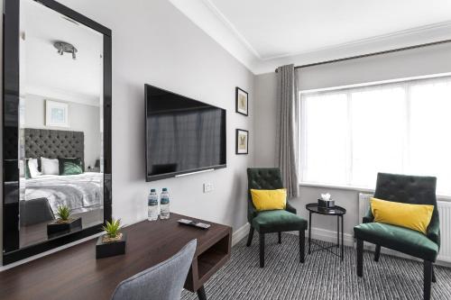 Martel Guest House - image 11