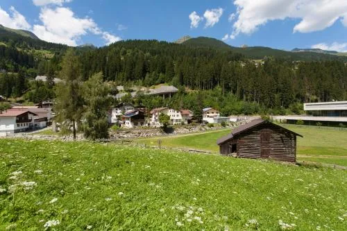 Hotel Garni DIAS - Silvretta Card Premium inklusive in Kappl, Österreich