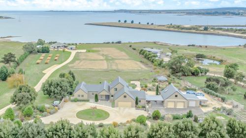 Chateau Clarence & Petite Chateau Luxurious Waterfront Retreat
