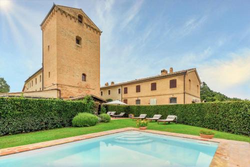  Villa Zambra by Mmega in 53034 Bibbiano