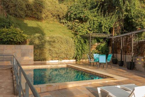 Surrounding environment, Enchanted Forest Projector Pool Jacuzzi King Bed in Dibe