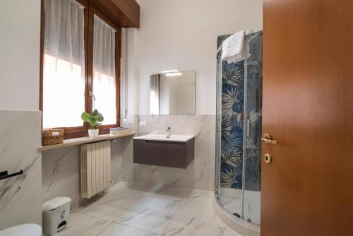 Double Room with Private Bathroom image 9