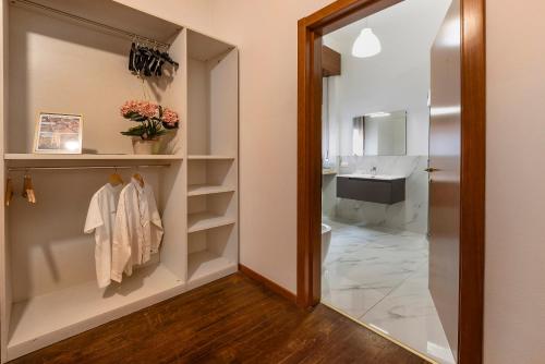 Double Room with Private Bathroom image 4