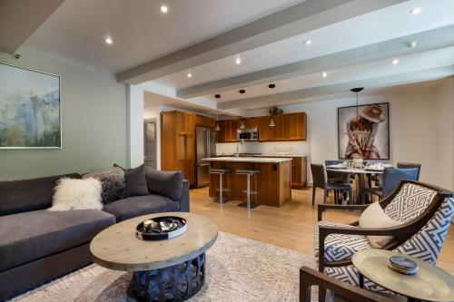 New Listing! Luxurious 2 BR - Mountain Views - Aspen Core - image 2