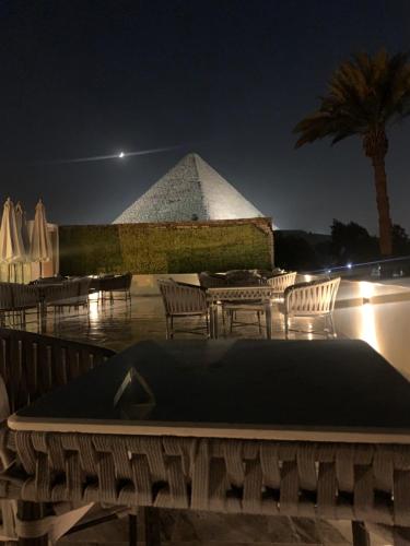 garden pyramid view - image 3