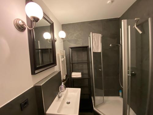 Four-Room Apartment image 4