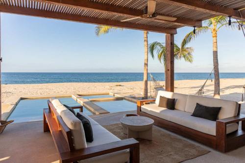 Secluded Luxury Beachfront Villa in La Ribera in La Laguna, Mexico