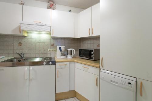 Kitchen, Apartmenthaus DIAS in Kappl