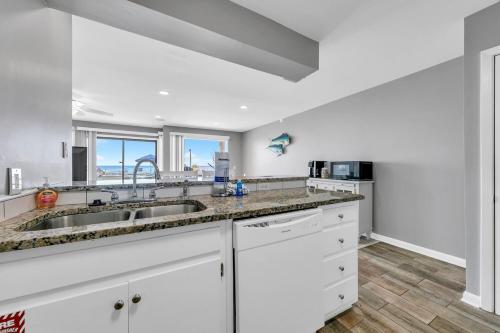 Latitude 29 #25 by RealJoy Vacations - image 3