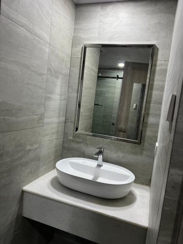 Unit 401, City Hub Condominium 2