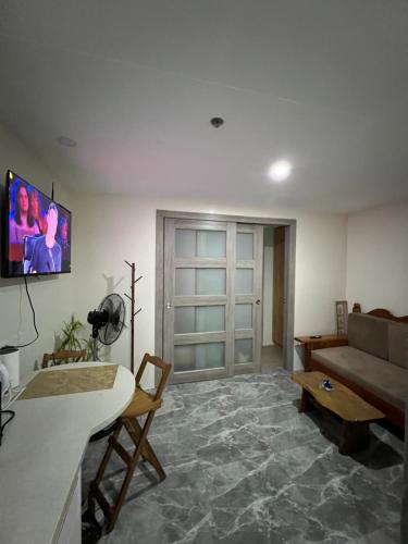 Unit 401, City Hub Condominium 3