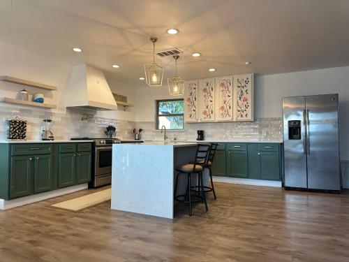 Dream House in the heart of Dallas, Tx in Farmers Branch, USA