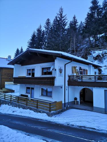 Exterior view, Ferienchalet HOLDERNACH in Kappl