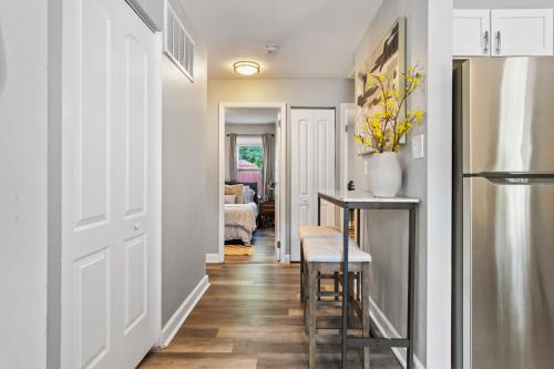 Streamwood Gameroom King Bd Pet Friendly in Streamwood, USA