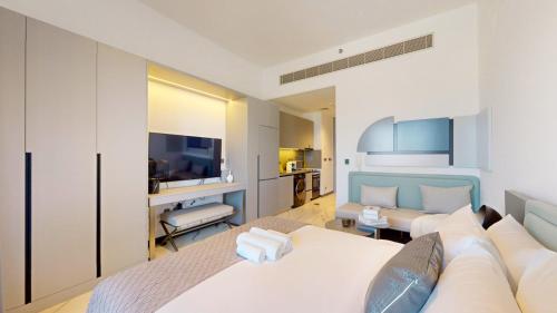 Vacationer Holiday Homes I Tranquil Studio Apartment in Meydan I Mag Eye 910, Дубай (фото 2)