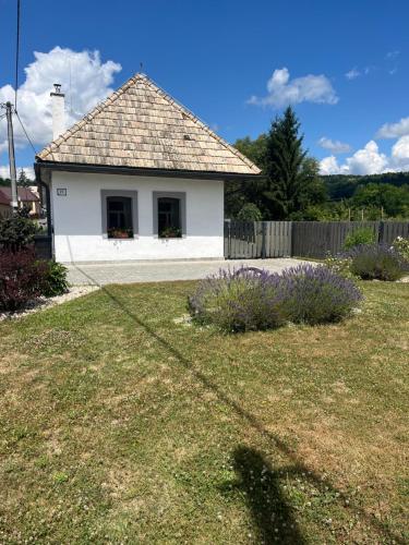 Biely domček obrázok