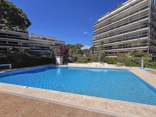 Le Tanit Corinth - Apt 4 Prs, Clim, Piscine in Le Ponteil