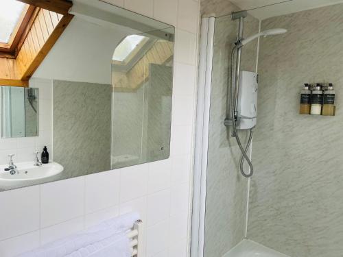 McKays Hotel - image 13