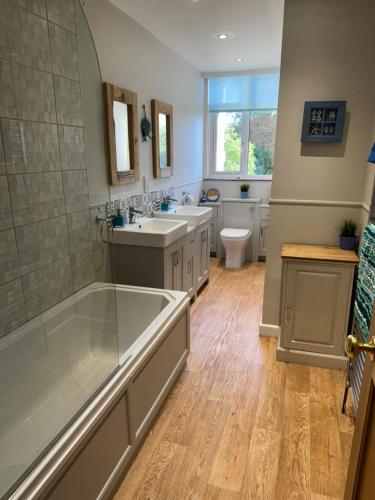 Bathroom, Gwydyr House in Ryde North West