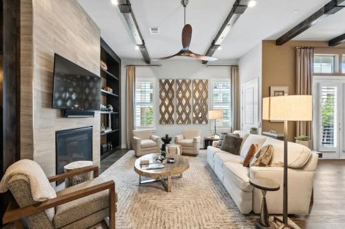 Luxe Townhome 4bd 5ba Elevator 1 mile from DT in Austin, USA