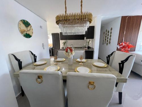 Apartamento con terraza y jacuzzi privado in Villa Mella