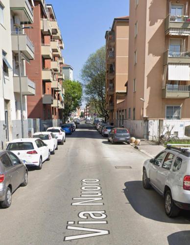 MODERN APARTMENT WITH BALCONY AND FREE PARKING CLOSE to THE METRO